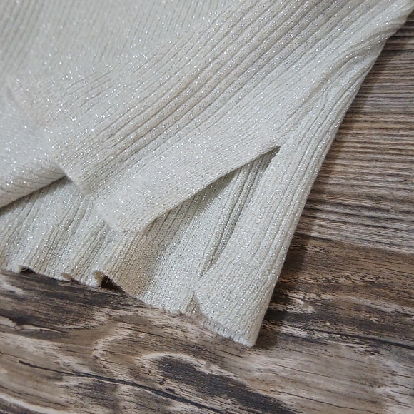 Sparkly Ribbed V Neck Long Sleeve Cold Shoulder Lightweight Fitted Sweater Top - Picture 4 of 12